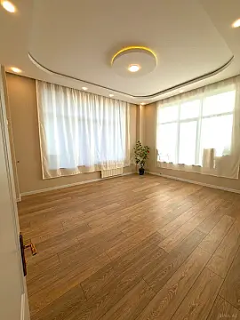 Satılır 2 otaqlı mənzil 82 m²