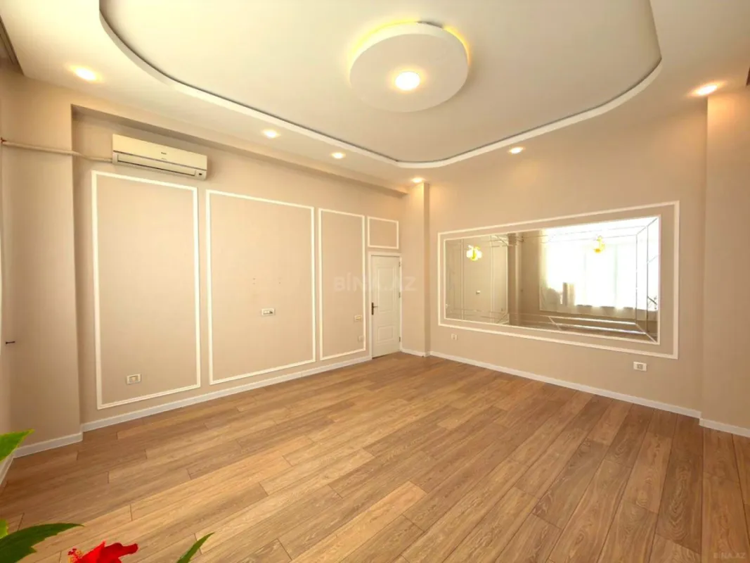Satılır 2 otaqlı mənzil 82 m²