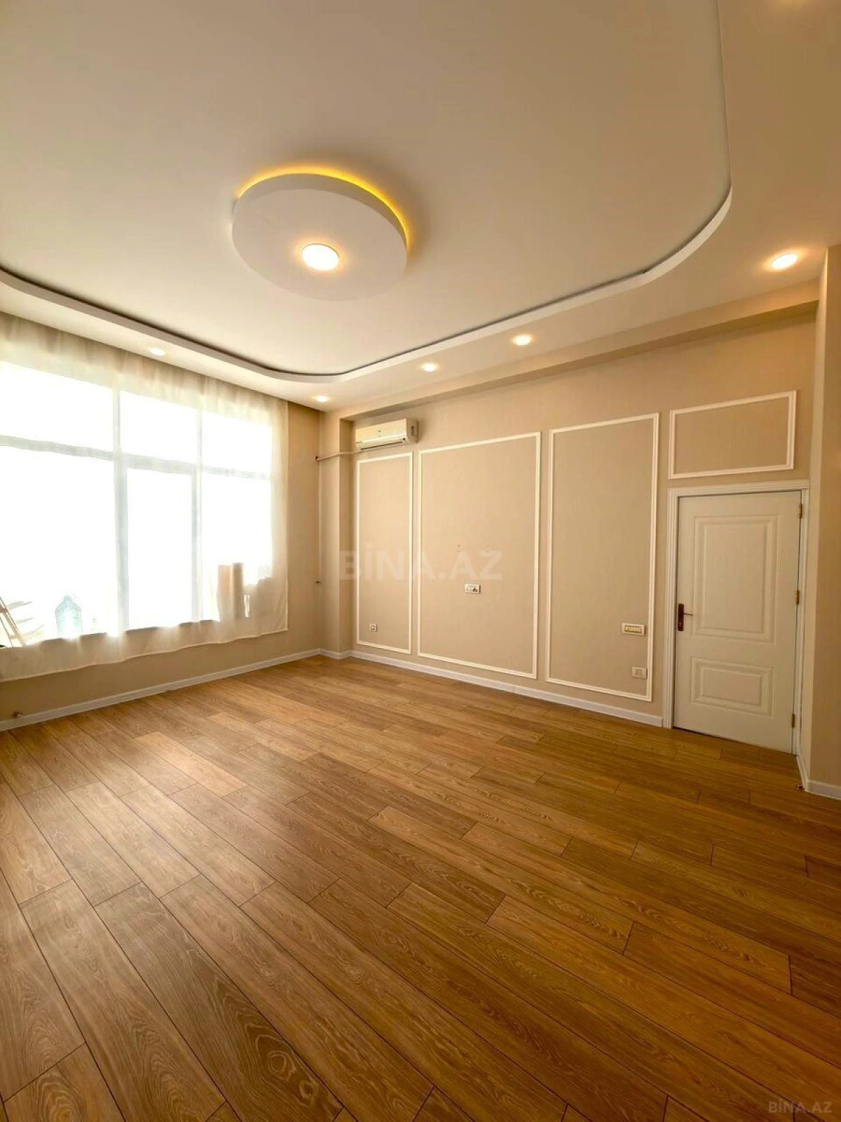 Satılır 2 otaqlı mənzil 82 m²