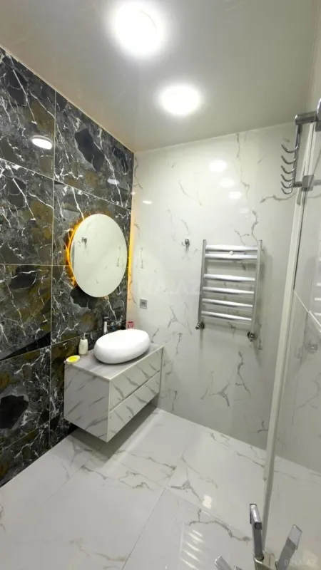 Satılır 2 otaqlı mənzil 82 m²