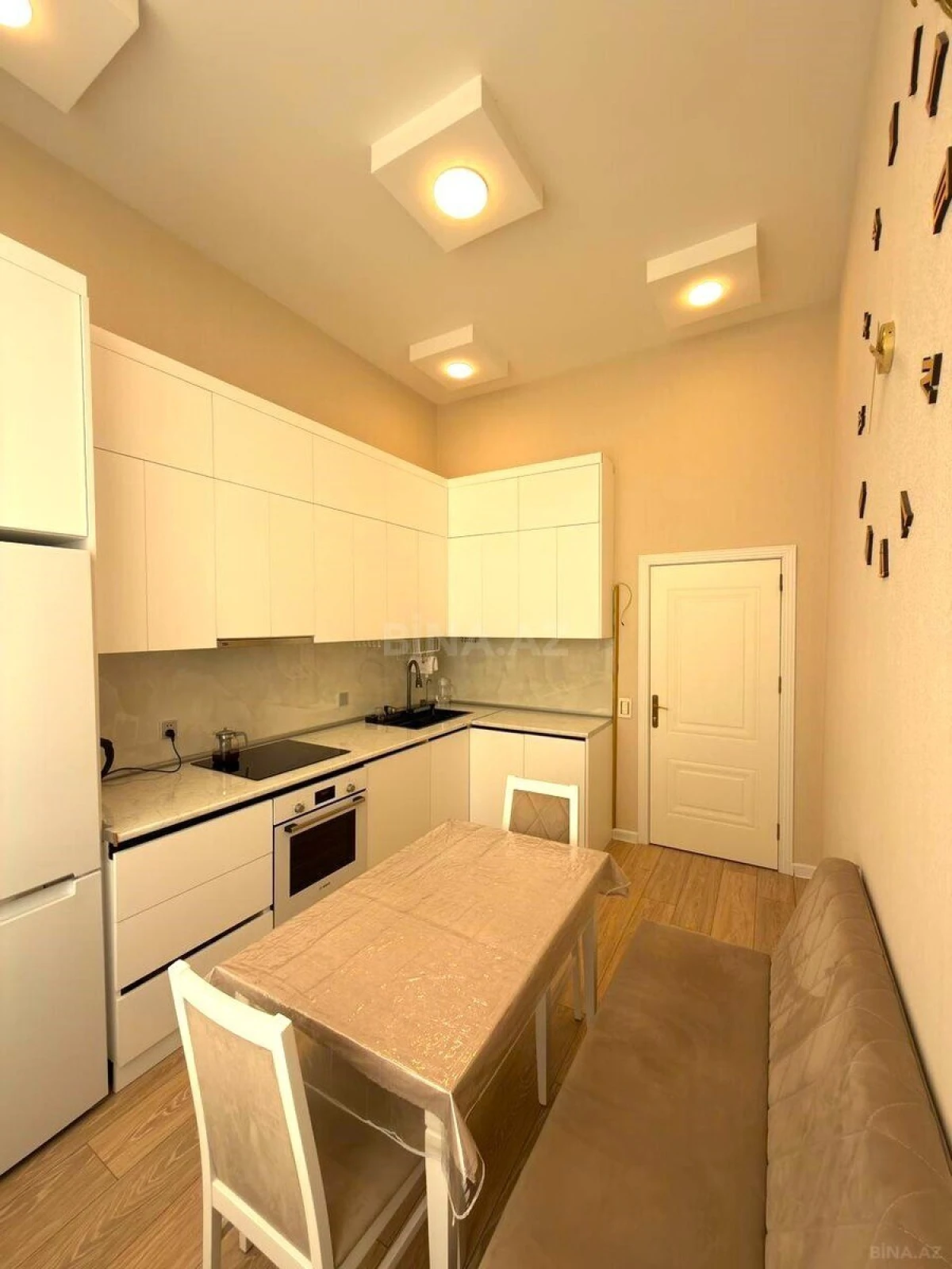Satılır 2 otaqlı mənzil 82 m²