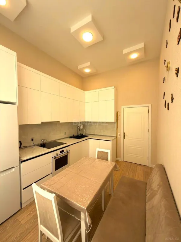 Satılır 2 otaqlı mənzil 82 m²