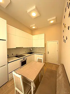 Satılır 2 otaqlı mənzil 82 m²