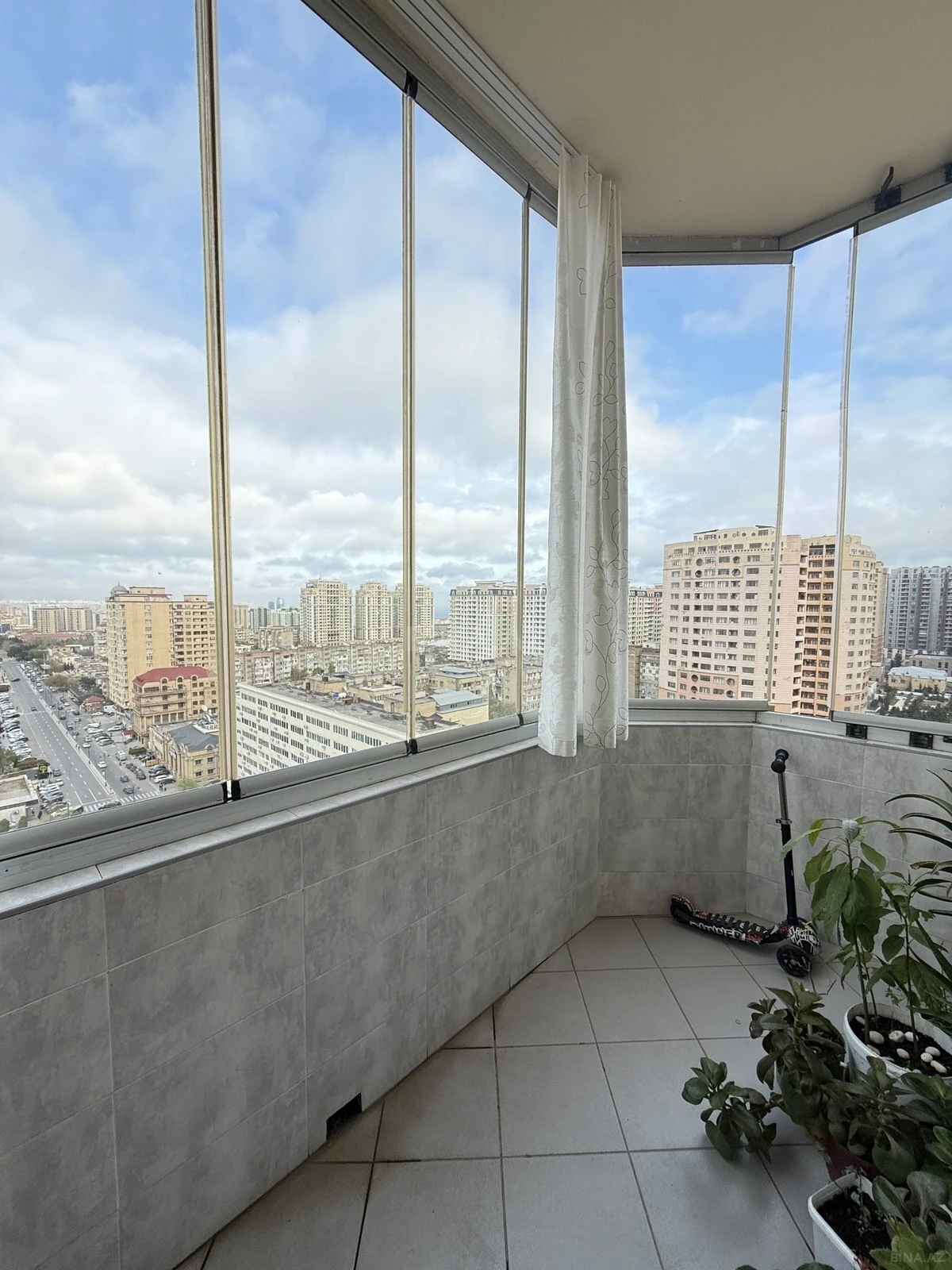 Satılır 3 otaqlı mənzil 110 m²