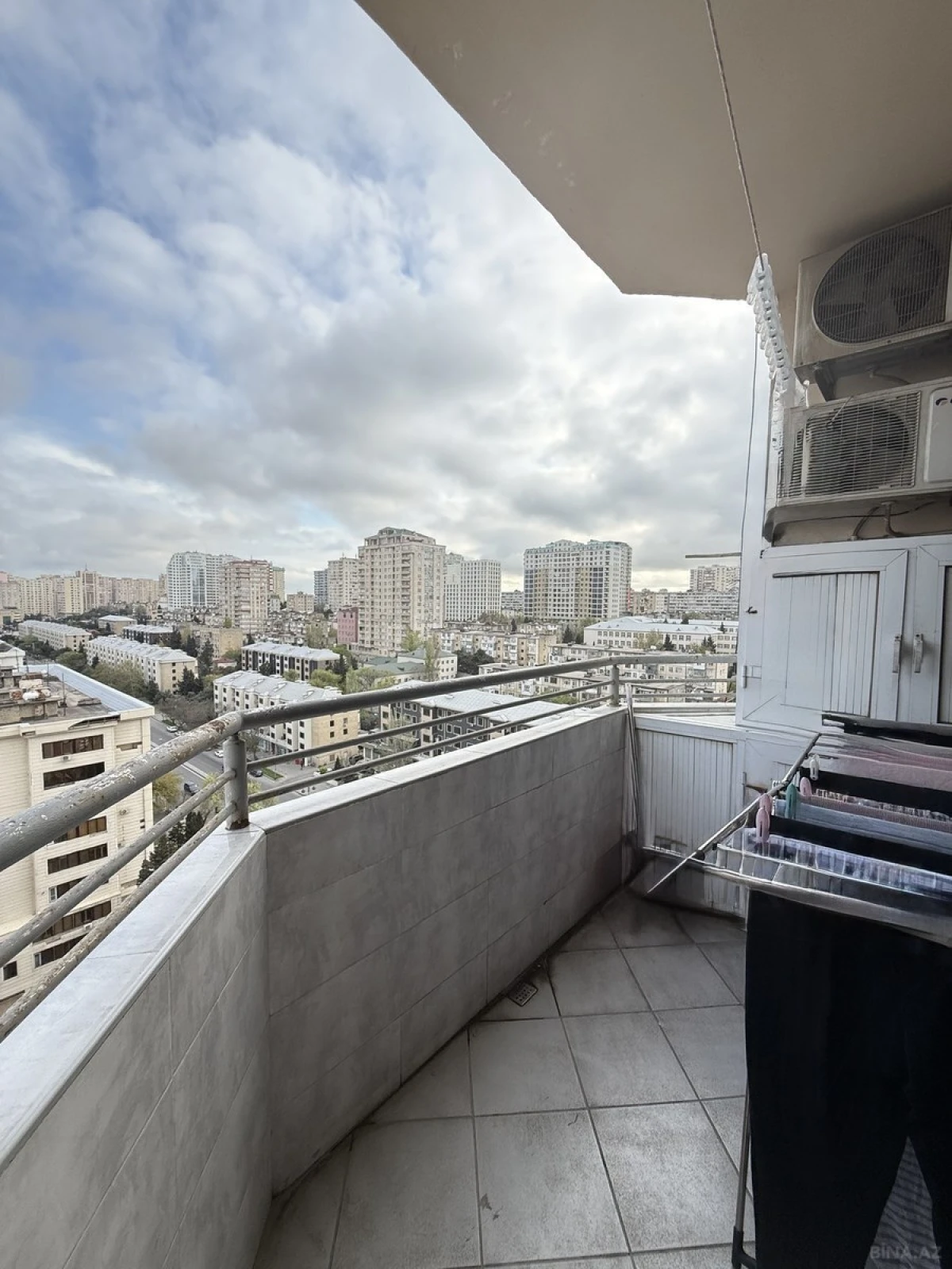 Satılır 3 otaqlı mənzil 110 m²