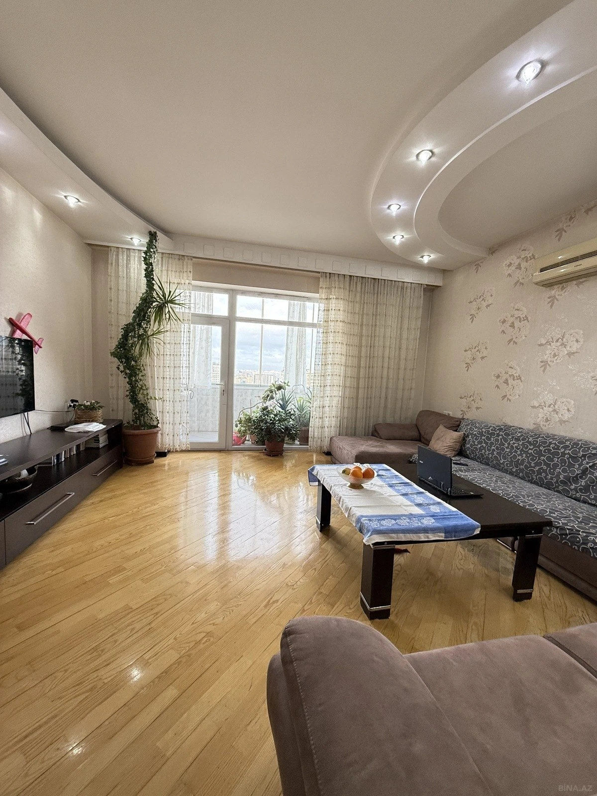 Satılır 3 otaqlı mənzil 110 m²