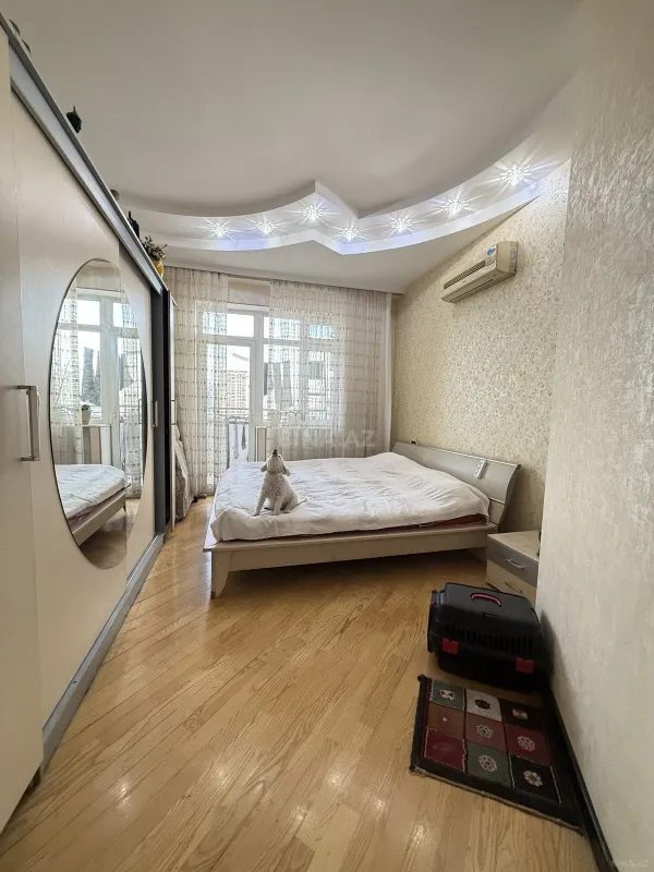 Satılır 3 otaqlı mənzil 110 m²