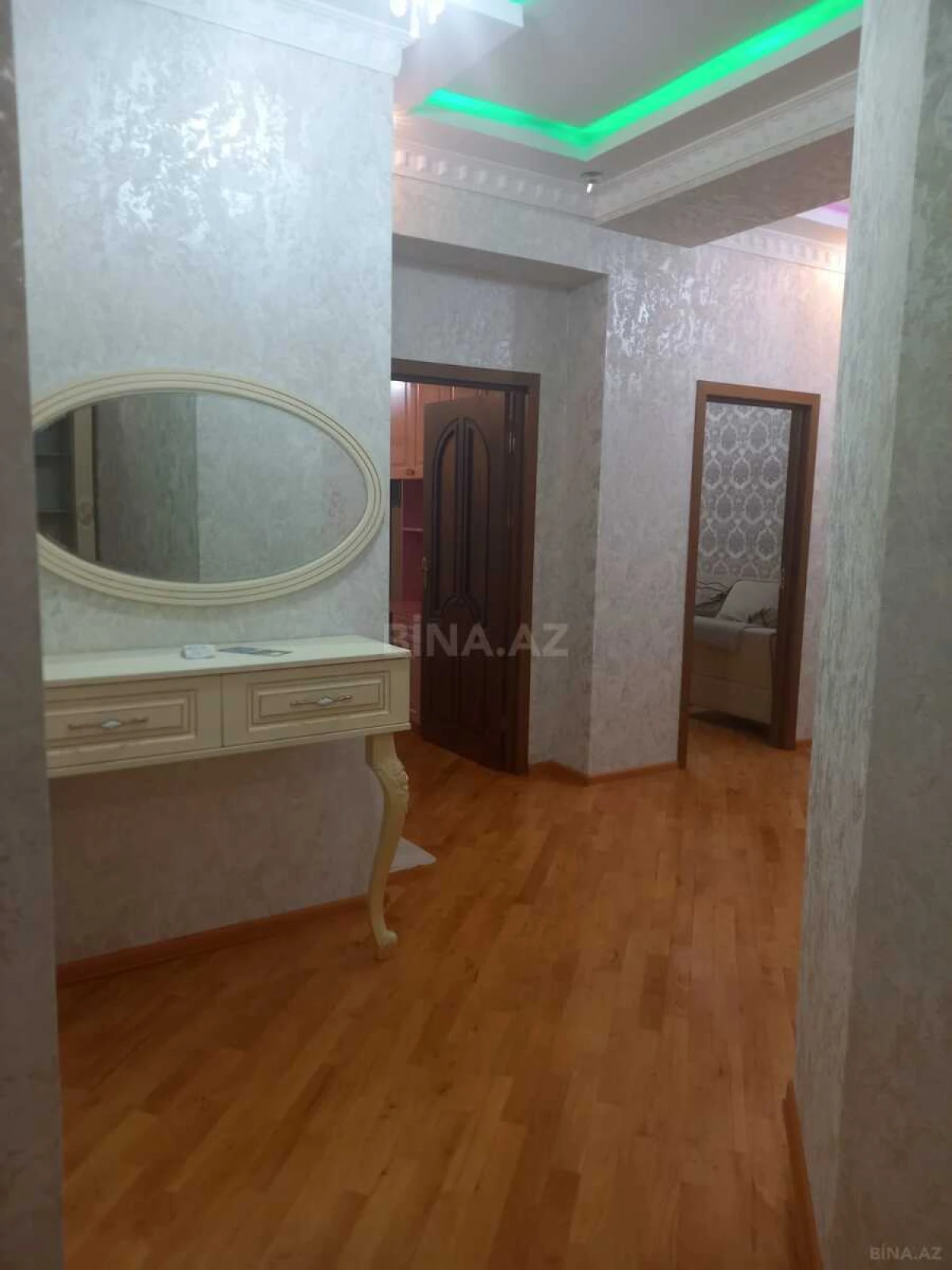 Kirayə verilir 3 otaqlı mənzil 105 m²