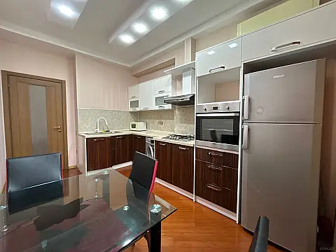 Satılır 2 otaqlı mənzil 95 m²