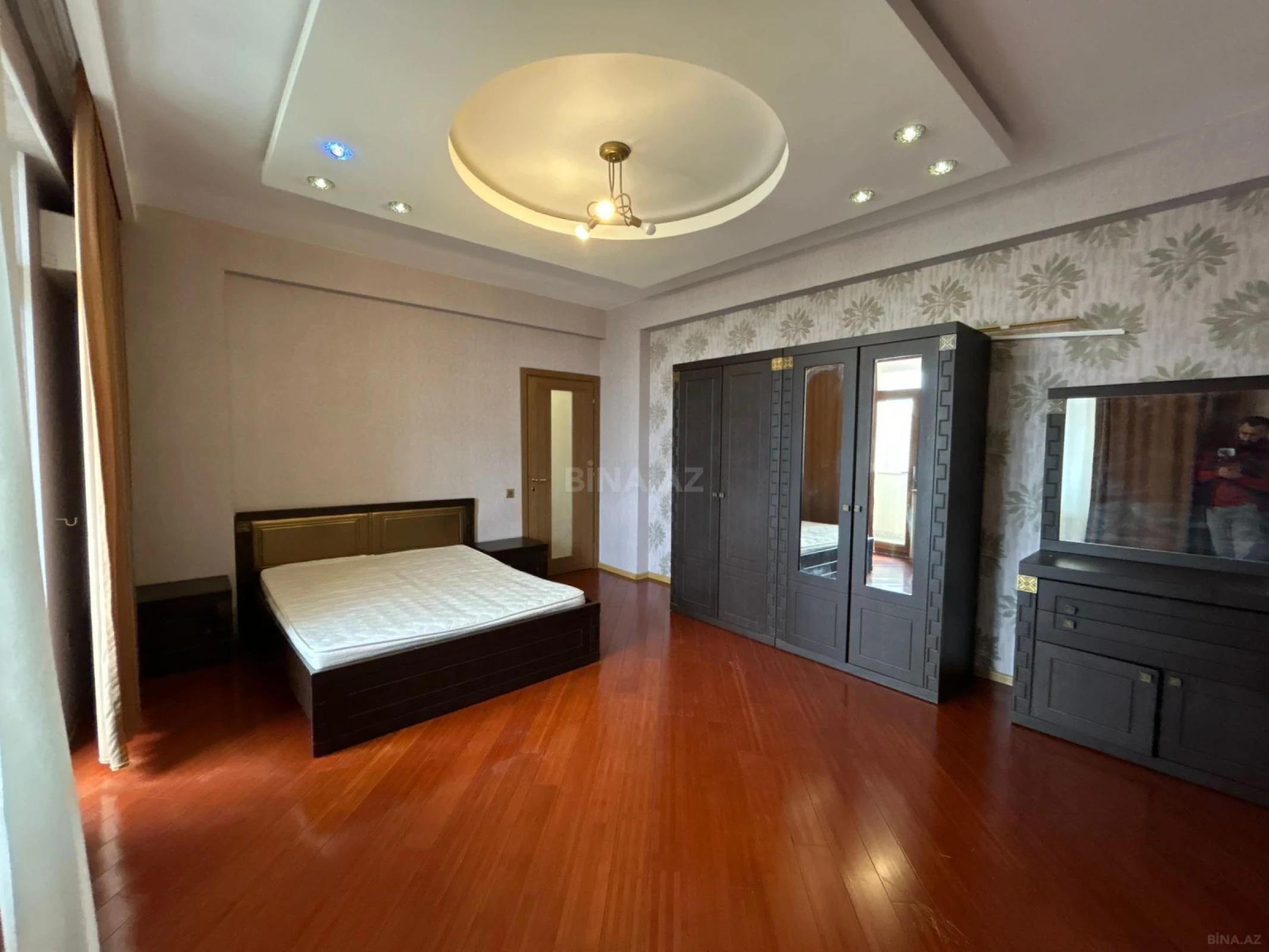 Satılır 2 otaqlı mənzil 95 m²