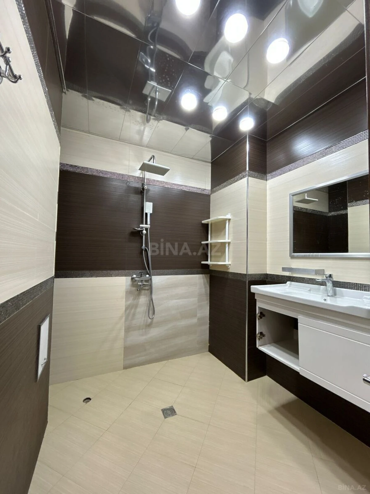 Satılır 2 otaqlı mənzil 95 m²