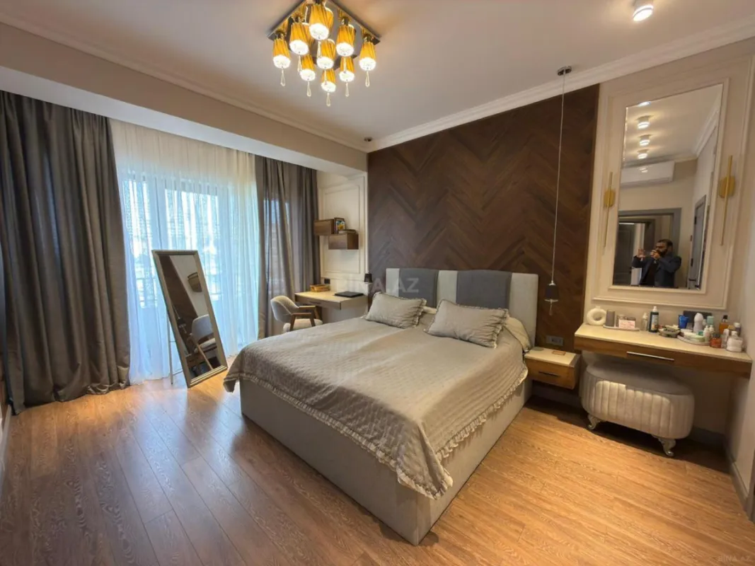 Satılır 3 otaqlı mənzil 128 m²