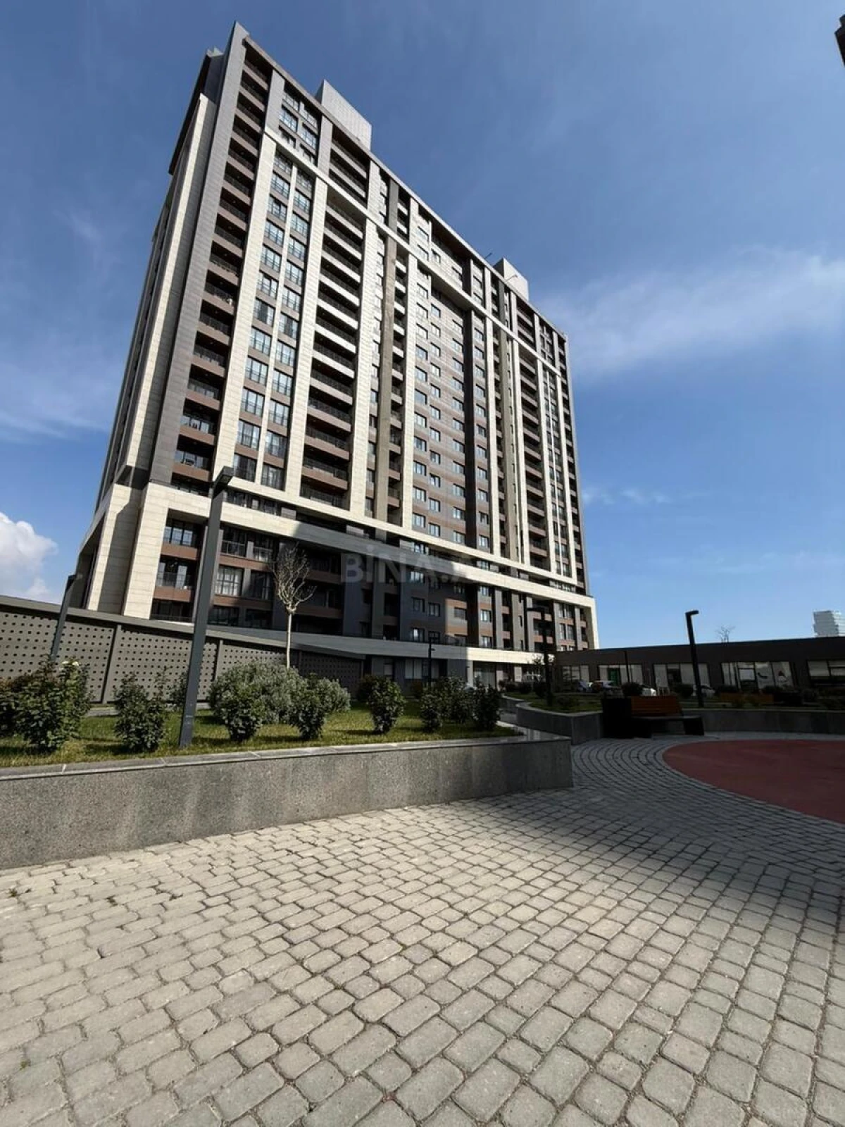 Satılır 3 otaqlı mənzil 128 m²