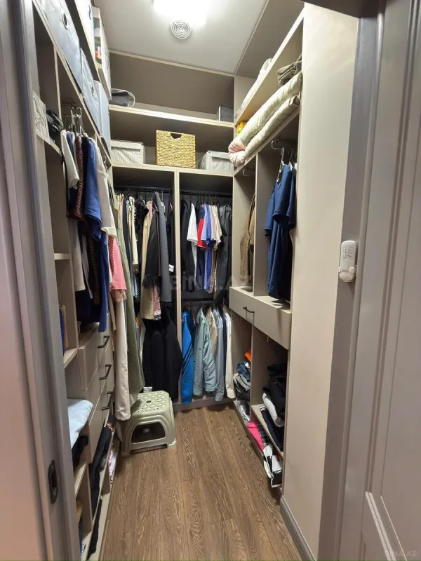 Satılır 3 otaqlı mənzil 128 m²