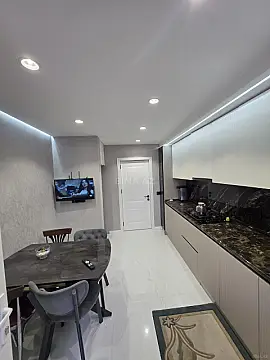 Satılır 5 otaqlı mənzil 120 m²