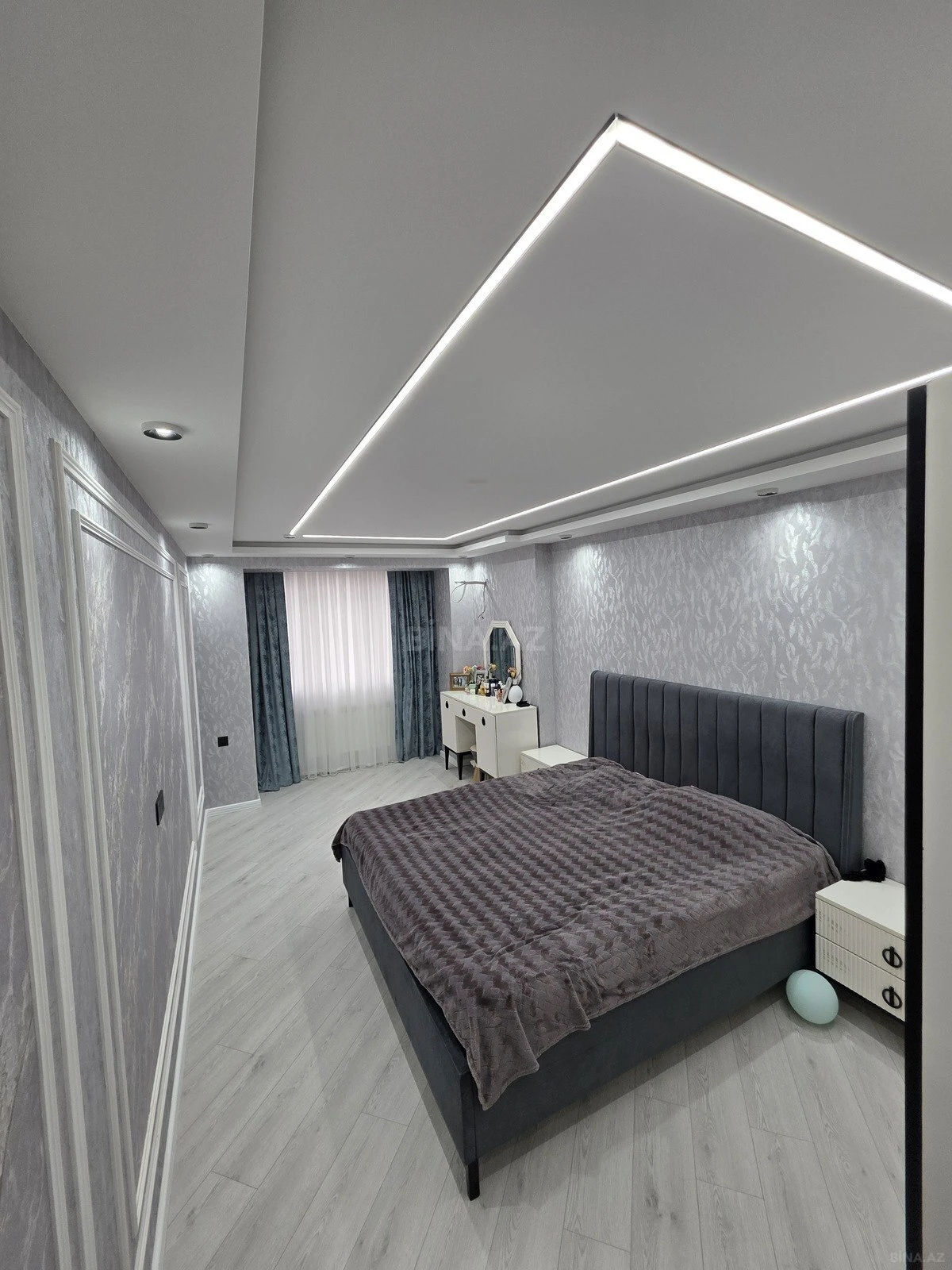 Satılır 5 otaqlı mənzil 120 m²