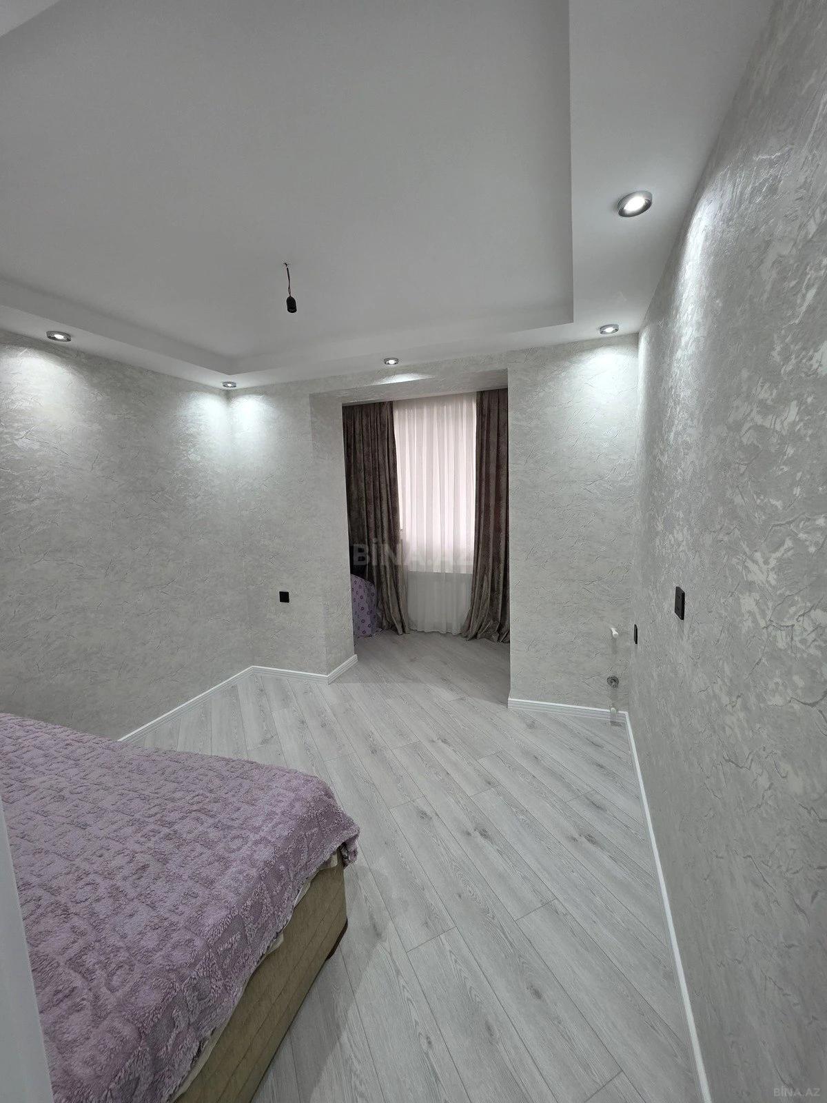 Satılır 5 otaqlı mənzil 120 m²