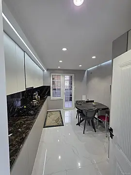 Satılır 5 otaqlı mənzil 120 m²