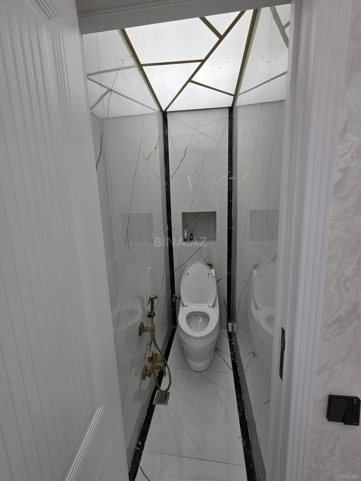 Satılır 5 otaqlı mənzil 120 m²