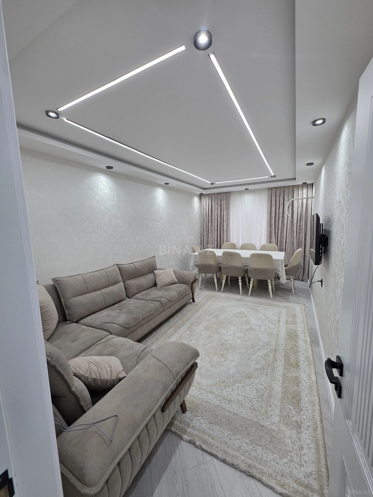 Satılır 5 otaqlı mənzil 120 m²