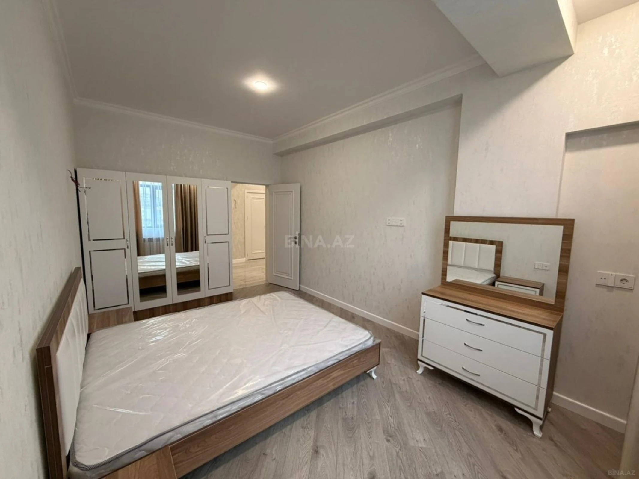 Kirayə verilir 2 otaqlı mənzil 80 m²