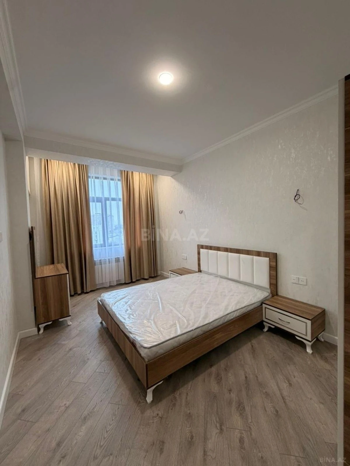 Kirayə verilir 2 otaqlı mənzil 80 m²