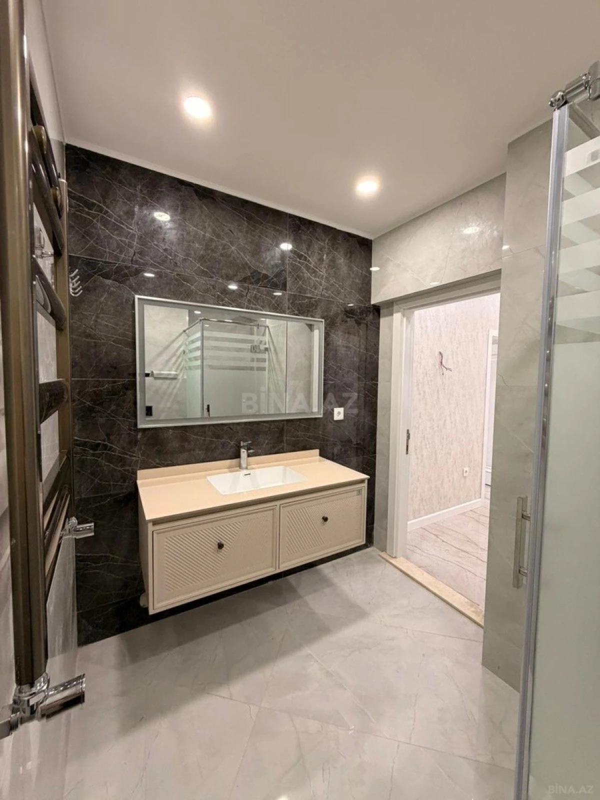 Kirayə verilir 2 otaqlı mənzil 80 m²