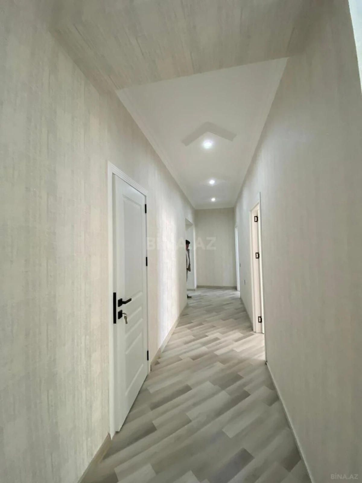 Satılır 3 otaqlı mənzil 96.5 m²