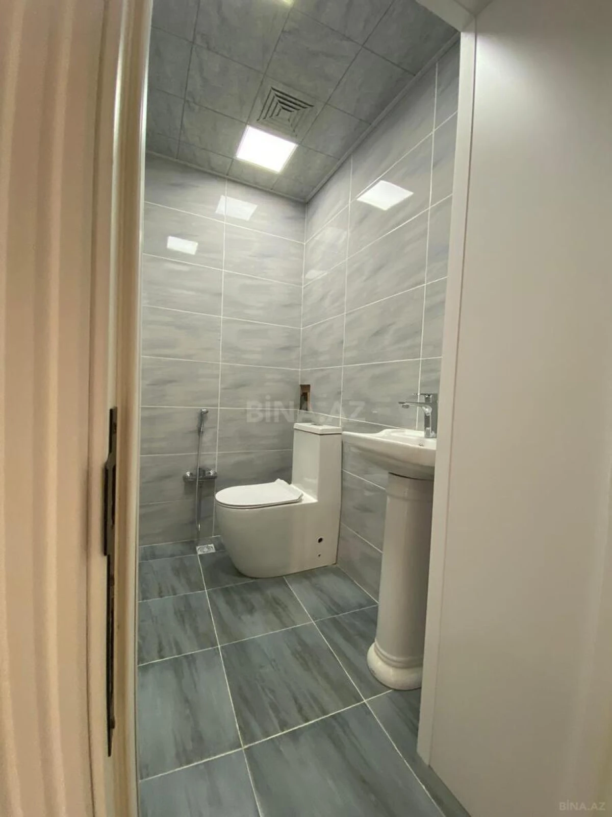 Satılır 3 otaqlı mənzil 96.5 m²