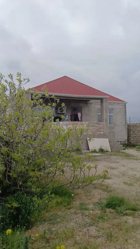 Satılır 5 otaqlı həyət evi 120 m²