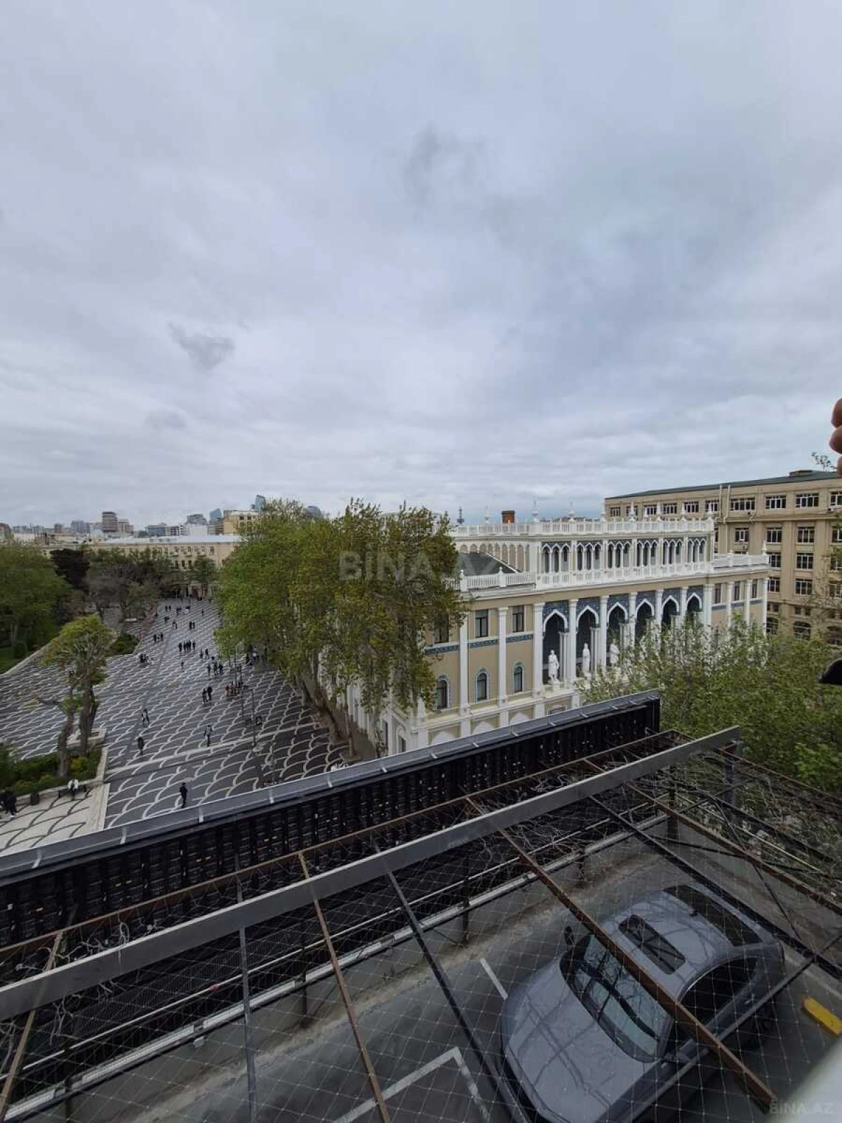 Satılır 2 otaqlı mənzil 65 m²