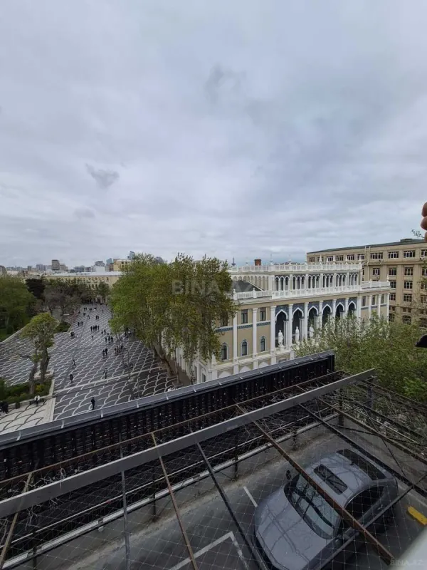 Satılır 2 otaqlı mənzil 65 m²