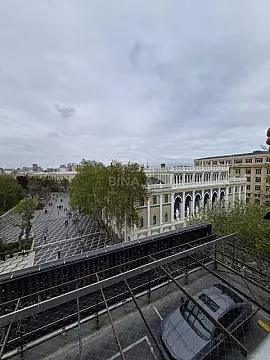 Satılır 2 otaqlı mənzil 65 m²