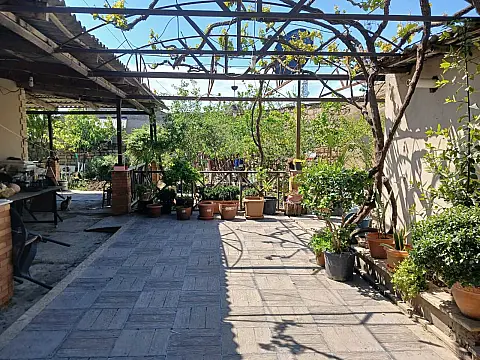 Satılır 3 otaqlı həyət evi 100 m²