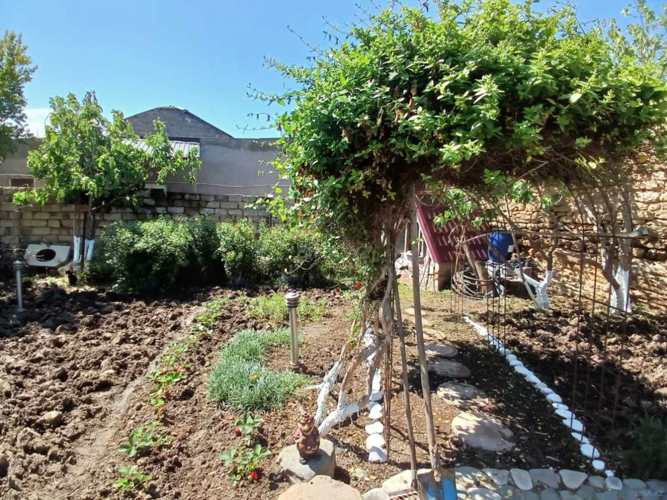 Satılır 3 otaqlı həyət evi 100 m²