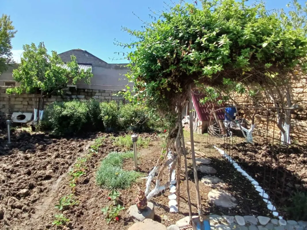 Satılır 3 otaqlı həyət evi 100 m²