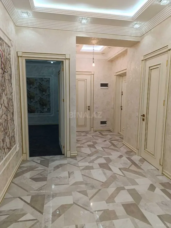 Satılır 3 otaqlı mənzil 103 m²