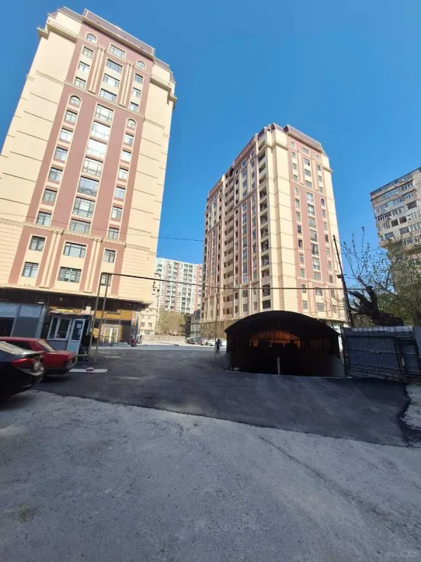 Satılır 3 otaqlı mənzil 112 m²