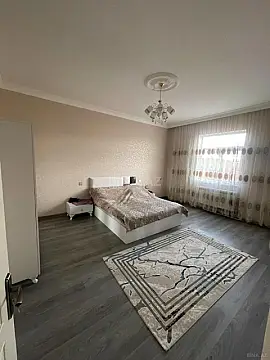 Satılır 7 otaqlı həyət evi 180 m²