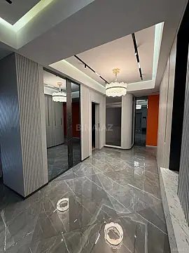 Satılır 3 otaqlı mənzil 135 m²