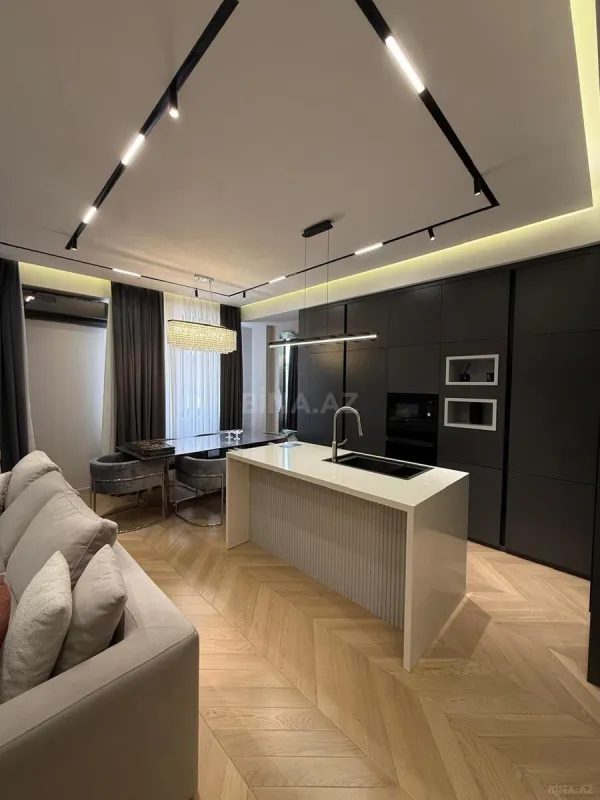 Satılır 3 otaqlı mənzil 135 m²