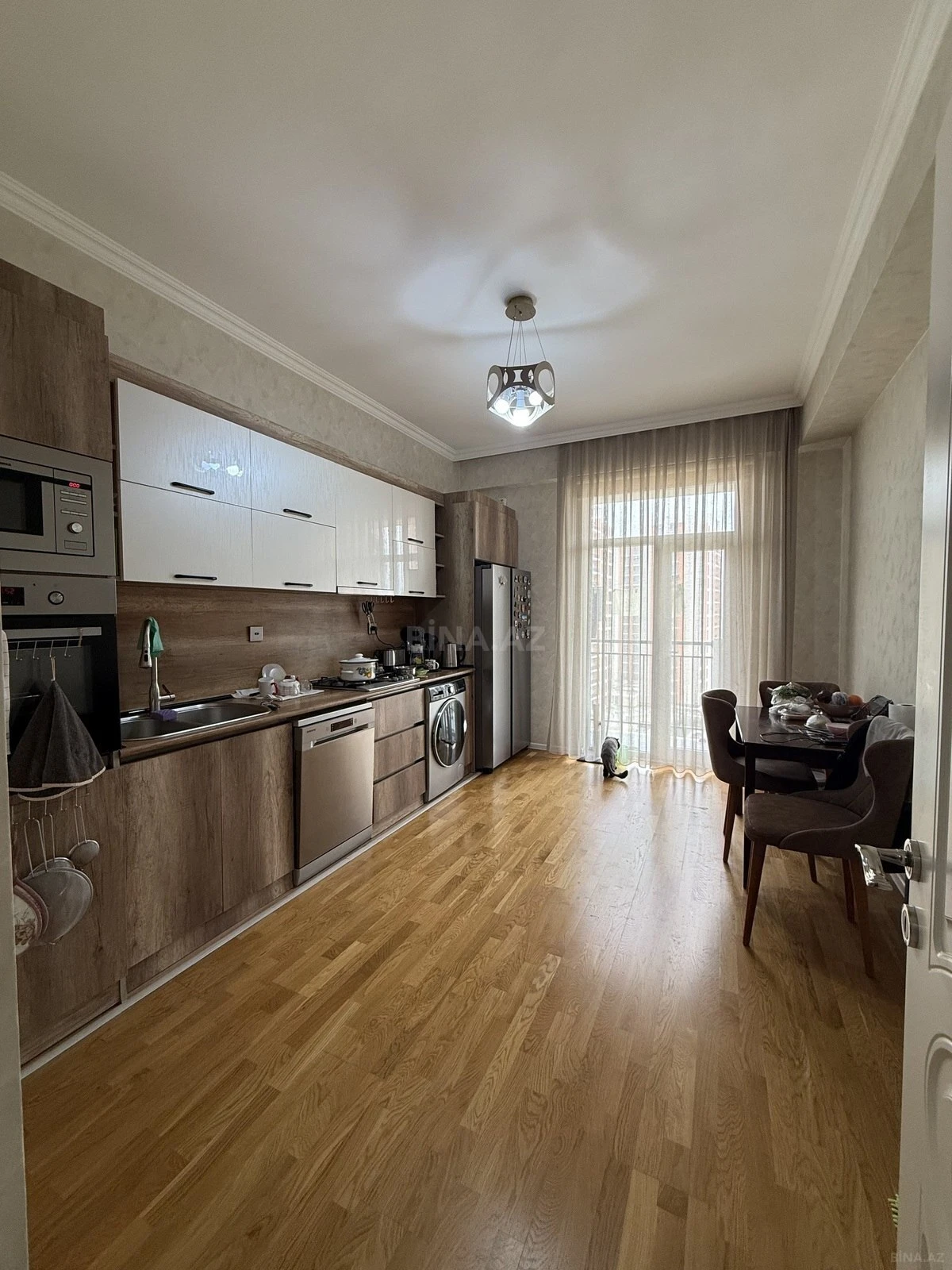 Satılır 4 otaqlı mənzil 157 m²