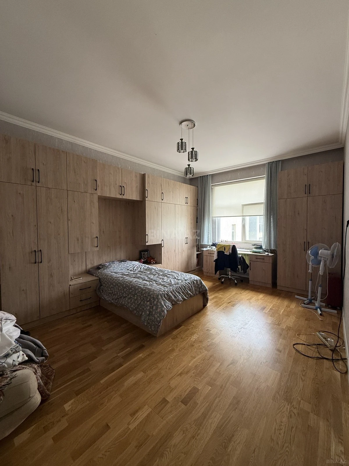 Satılır 4 otaqlı mənzil 157 m²