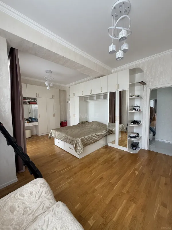 Satılır 4 otaqlı mənzil 157 m²