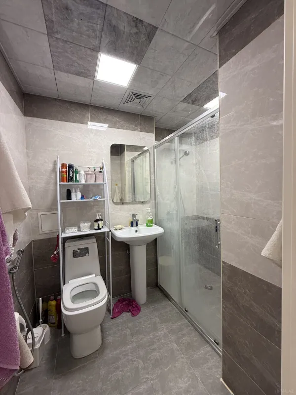 Satılır 4 otaqlı mənzil 157 m²
