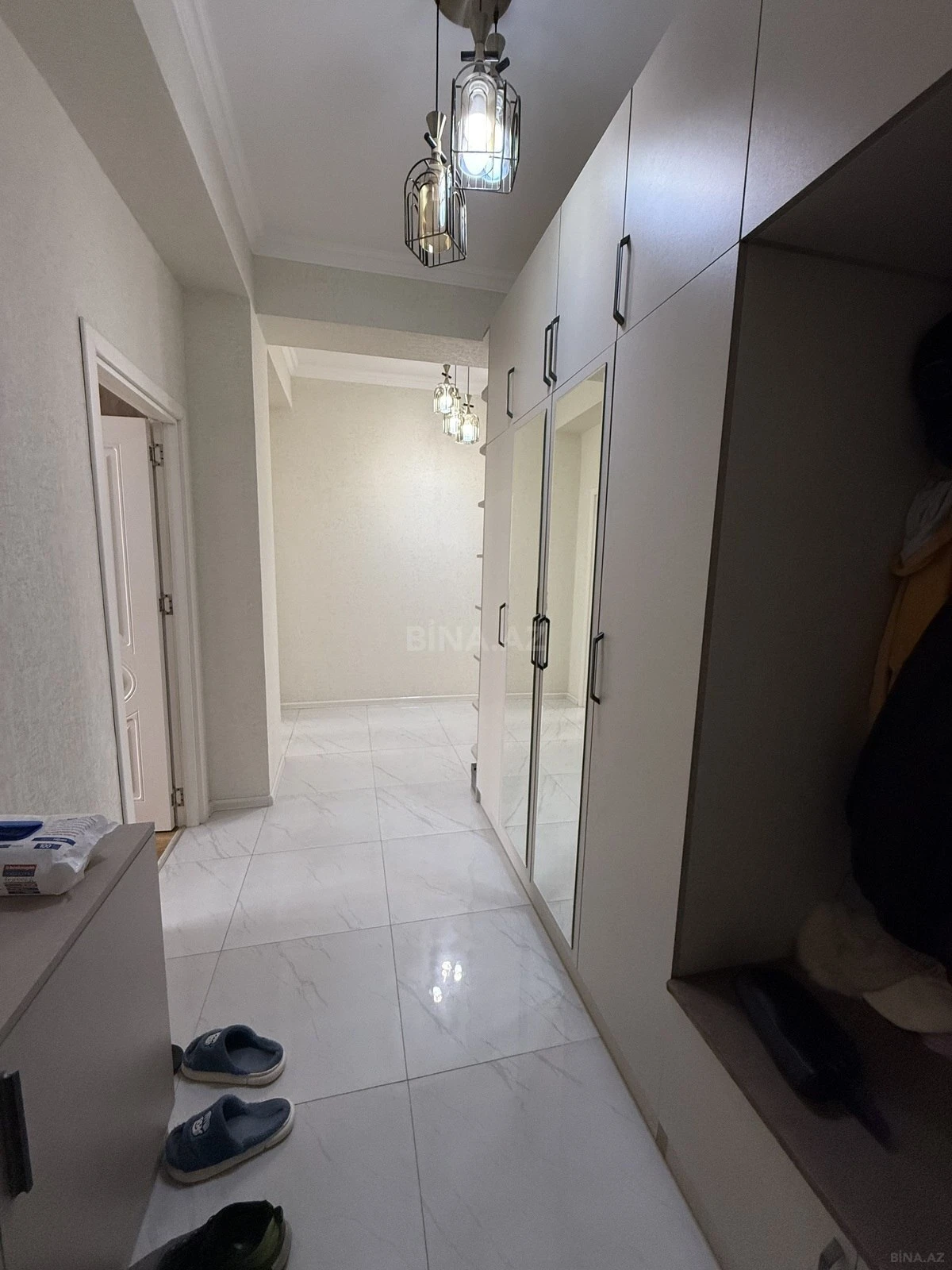Satılır 4 otaqlı mənzil 157 m²
