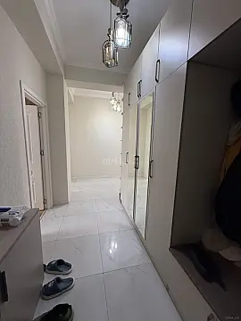 Satılır 4 otaqlı mənzil 157 m²