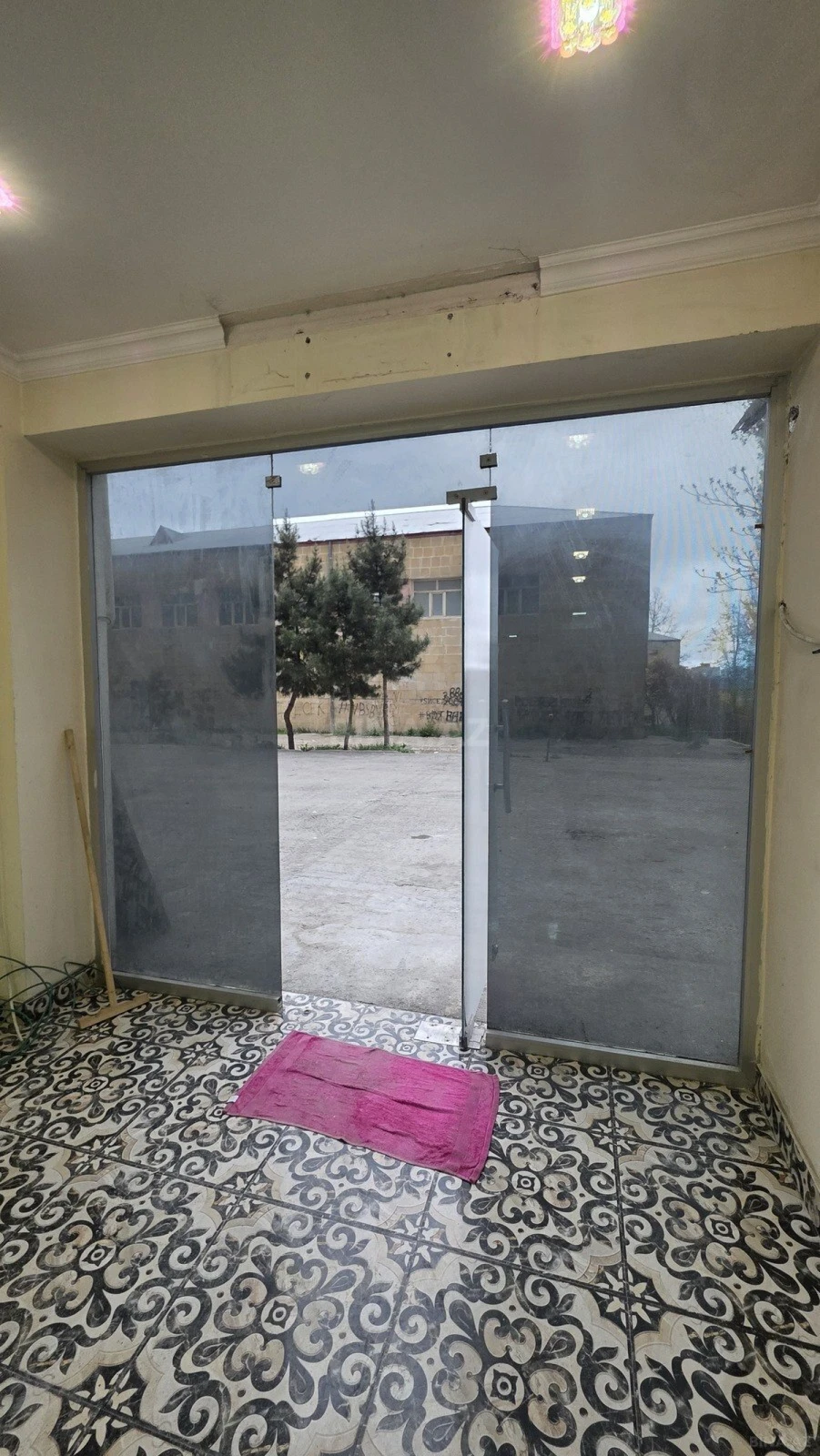 Satılır obyekt 52 m²