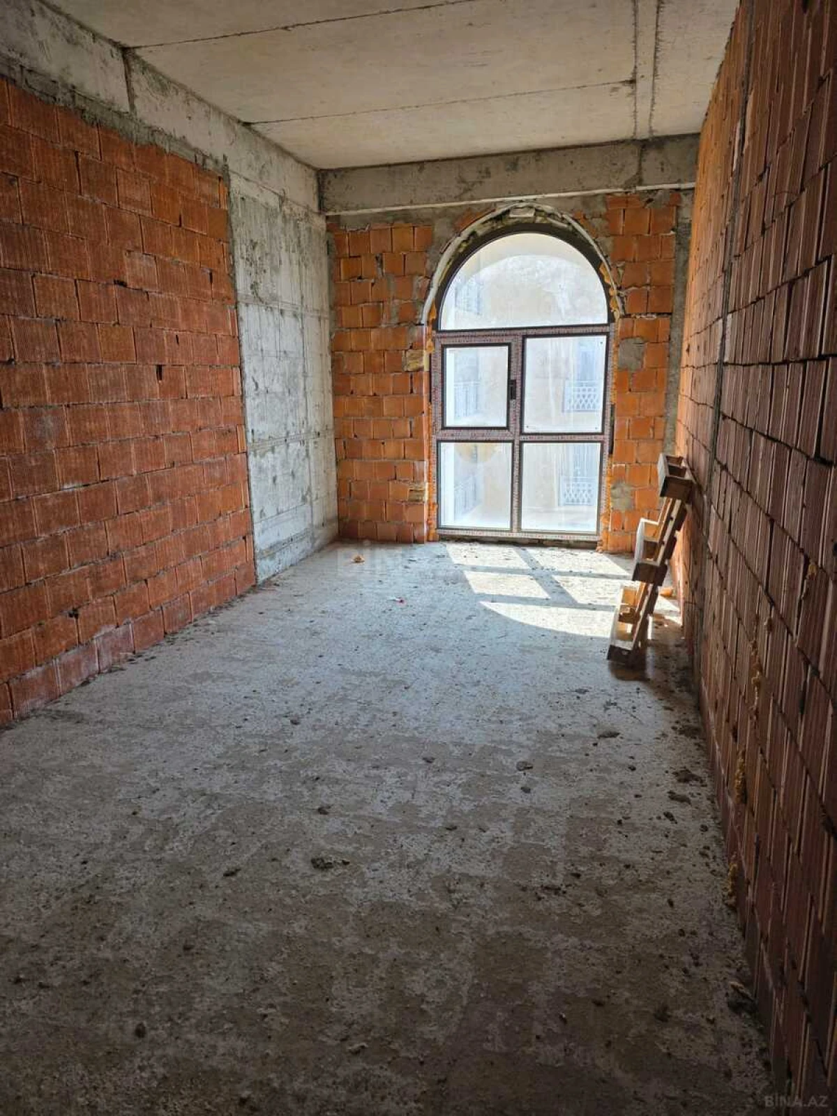 Satılır 3 otaqlı mənzil 113 m²