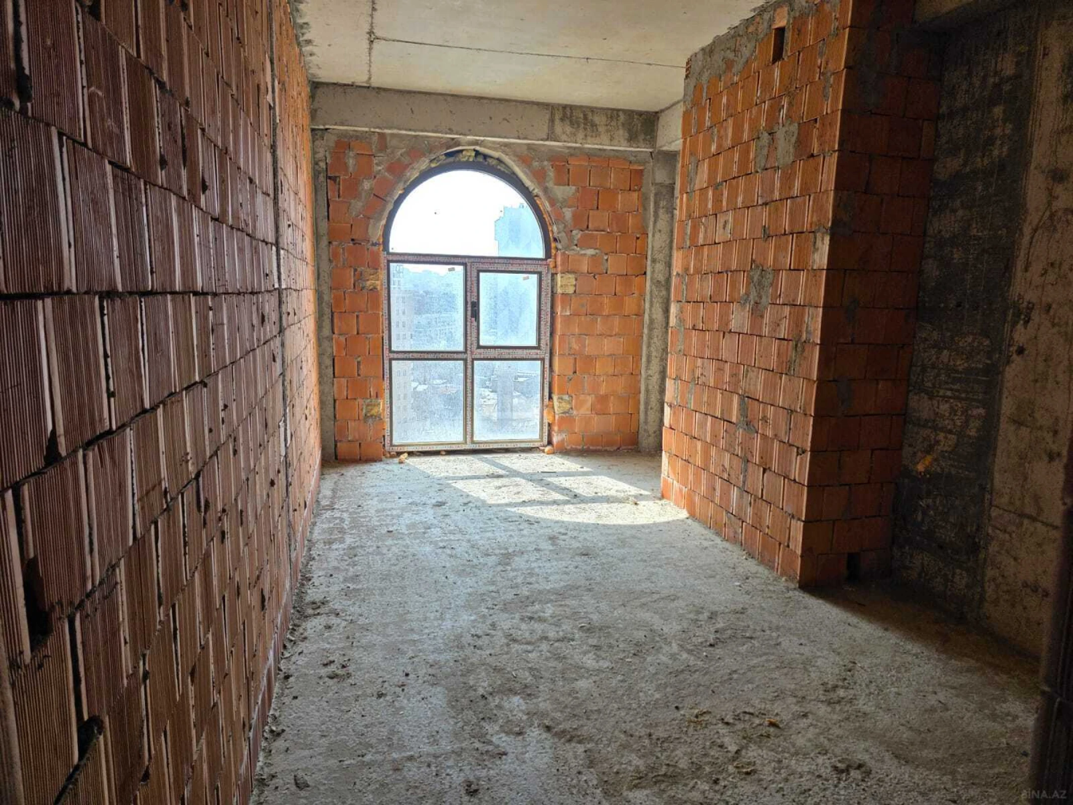 Satılır 3 otaqlı mənzil 113 m²